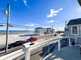 712 E Broadway in Milford, CT - Building Photo