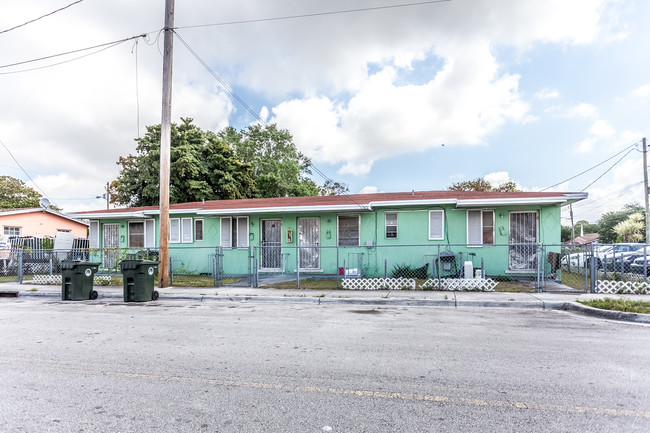 1971 Washington Ave in Opa Locka, FL - Building Photo - Building Photo