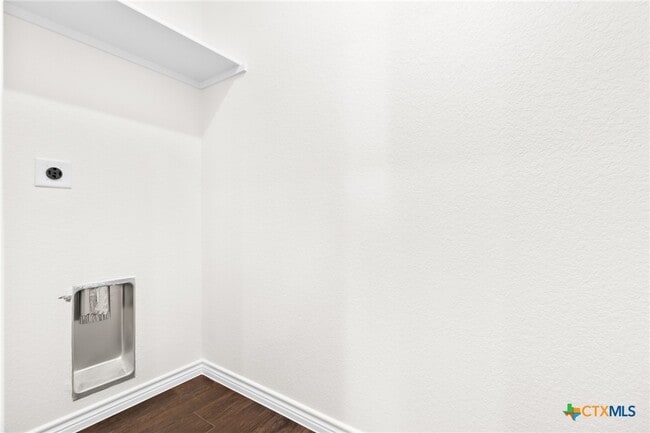property at 5204 White Rose Dr