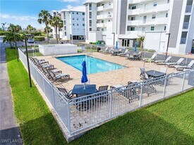 4531 Bay Beach Ln in Fort Myers Beach, FL - Building Photo