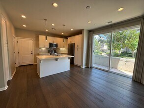 16168 Veridian Cir in San Diego, CA - Building Photo - Building Photo