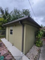 2534 Taft St in Hollywood, FL - Building Photo