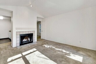 Hampton Ridge Apartments in Tigard, OR - Building Photo - Building Photo