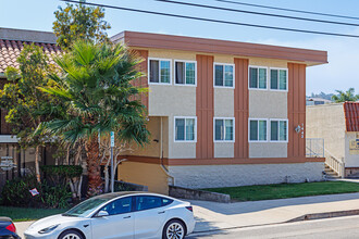 1443 W 7th St in San Pedro, CA - Building Photo - Primary Photo