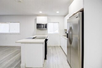 5510 NW 30th Ave, Unit 11204 in Miami, FL - Building Photo - Building Photo