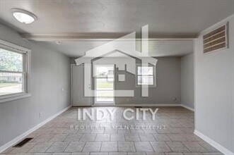 8104 E 50th St in Indianapolis, IN - Building Photo - Building Photo