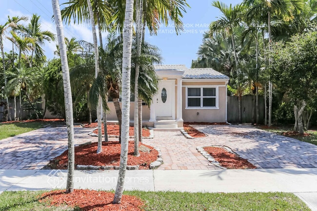 property at 1402 Mayo St