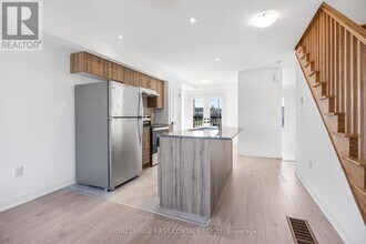 3 Fairlane Ave in Barrie, ON - Building Photo - Building Photo