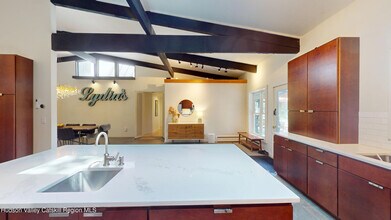 16 Spring Rd in Hudson, NY - Building Photo - Building Photo