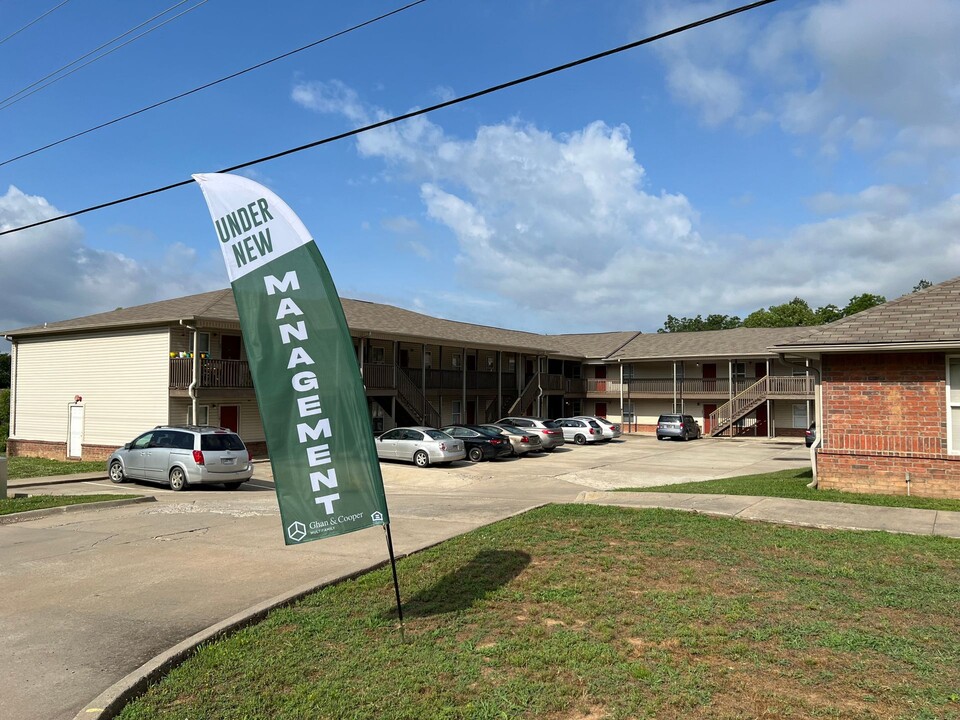 Flat Rock Creek Apartments in Van Buren, AR - Building Photo