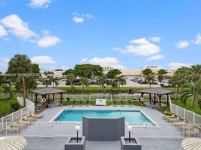 1820 W 53rd St in Hialeah, FL - Building Photo - Building Photo