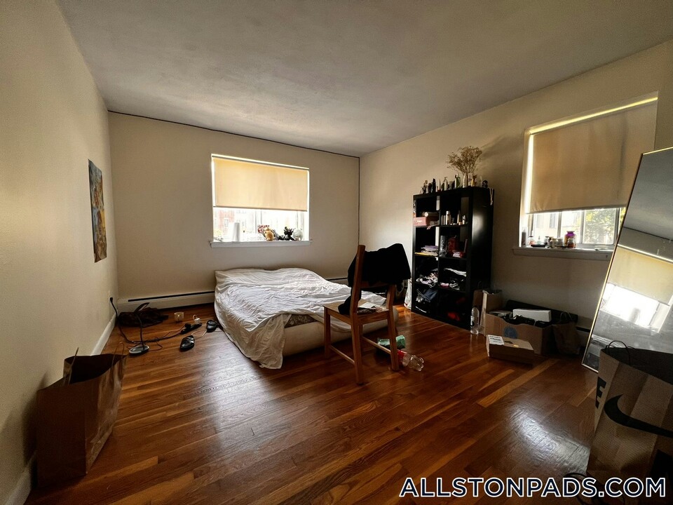 75 Gardner St in Boston, MA - Building Photo