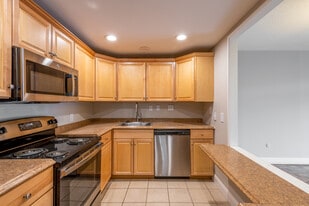 Highland West in Worcester, MA - Building Photo