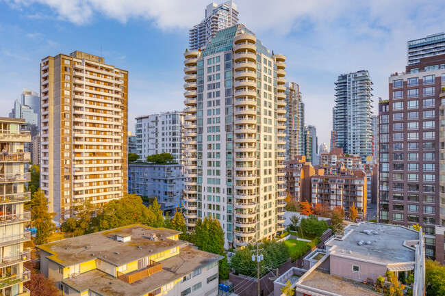 Crystallis in Vancouver, BC - Building Photo - Building Photo