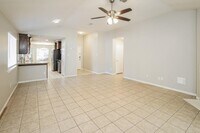 28719 Loddington St in Spring, TX - Foto de edificio - Building Photo