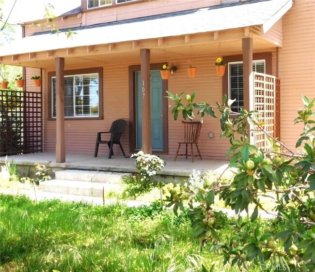 107 Capitol Hill Dr in Paso Robles, CA - Building Photo - Building Photo