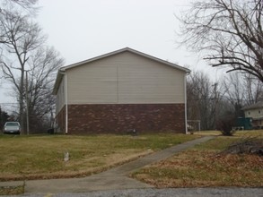 10432 HiddenValley Ln in Mount Vernon, IN - Building Photo - Building Photo