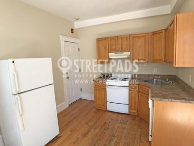 887 Huntington Ave in Boston, MA - Building Photo - Building Photo
