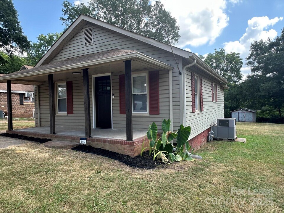 107 McGinnis St in Kings Mountain, NC - Building Photo