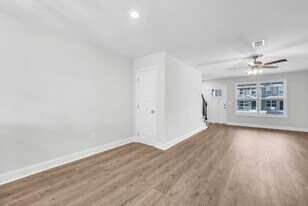 206 W Point Dr in Clarksville, TN - Building Photo