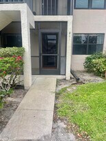 7178 Golf Colony Ct in Greenacres, FL - Building Photo