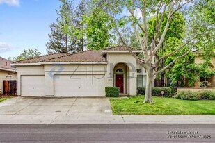 2834 Prado Ln in Davis, CA - Building Photo