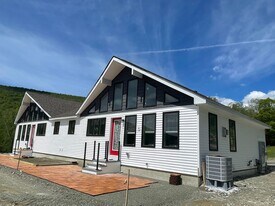 286 Kittle Rd in Hancock, MA - Building Photo