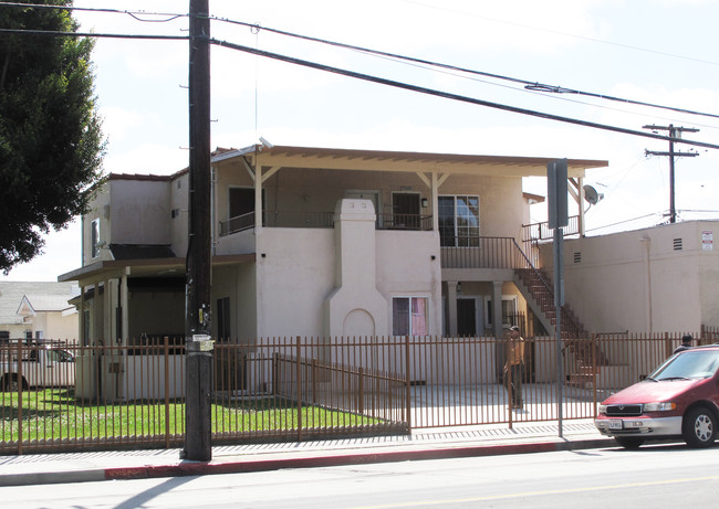 7304-7312 Seville Ave in Huntington Park, CA - Building Photo - Building Photo