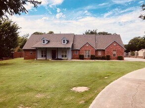 4205 S Telephone Rd in Moore, OK - Building Photo - Building Photo