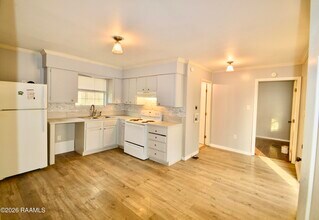 1037 Brown Dr in Breaux Bridge, LA - Building Photo - Building Photo