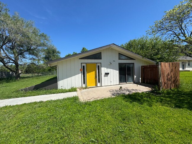 property at 1500 E 10th St