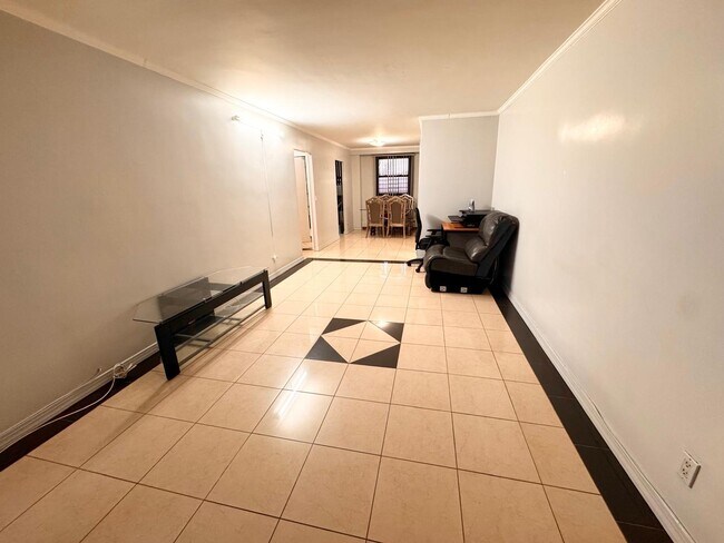61-25 98th St in Queens, NY - Building Photo - Building Photo