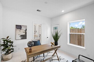 712 W Donovan St in Houston, TX - Building Photo - Building Photo