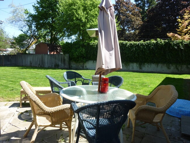 825 E 35th Ave in Spokane, WA - Foto de edificio - Building Photo