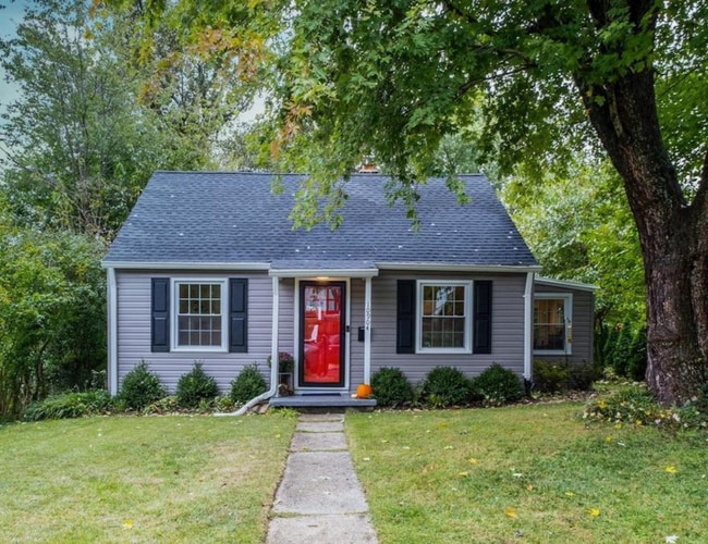 property at 10904 Devin Pl