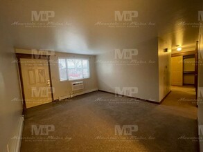 1628 Azalea Dr in Fort Collins, CO - Building Photo - Building Photo