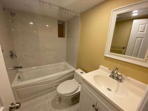 103 Pandora Cir in Toronto, ON - Building Photo - Building Photo