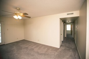 Country Club Apartments