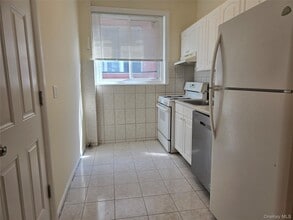 78-10 32nd Ave in Queens, NY - Building Photo - Building Photo