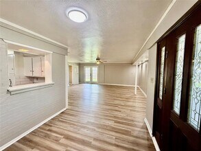 3606 Marsh Ln Pl in Dallas, TX - Building Photo - Building Photo