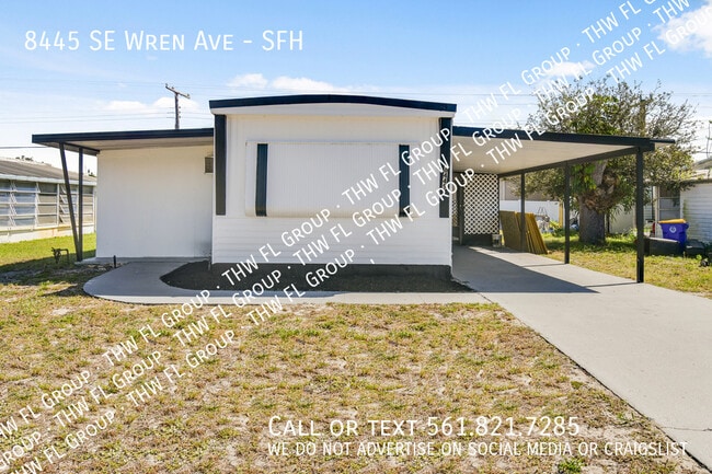 8445 SE Wren Ave in Hobe Sound, FL - Building Photo - Building Photo