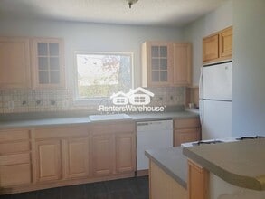 1951 Dresden Dr in Atlanta, GA - Foto de edificio - Building Photo