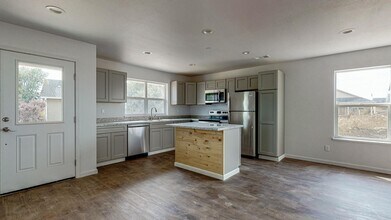 2352 Karen Ct in Arcata, CA - Building Photo - Building Photo