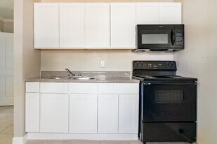 North Washington Apartment Homes in Sarasota, FL - Building Photo