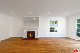 1204 Beverwil Dr in Los Angeles, CA - Building Photo - Building Photo