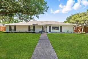 3212 Altman Dr in Dallas, TX - Building Photo