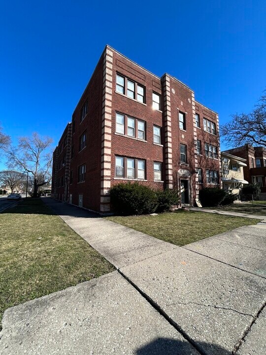 10801 S Prairie Ave in Chicago, IL - Building Photo