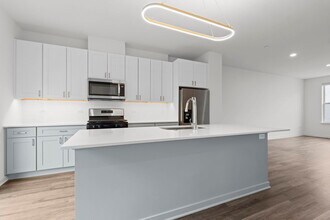 103 E Crystal Lake Ave in Crystal Lake, IL - Building Photo - Building Photo