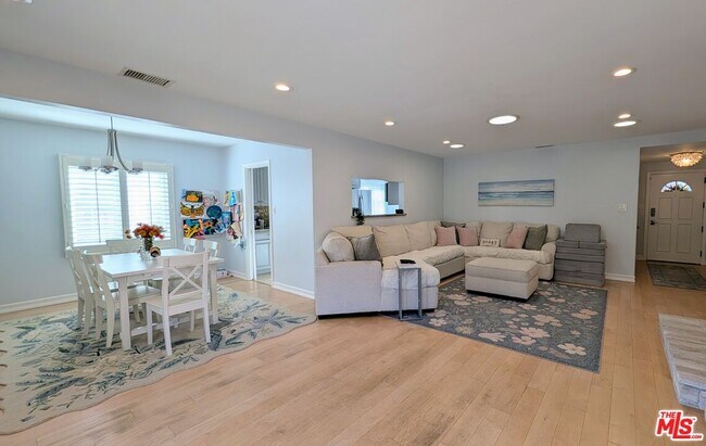 912 McCarthy Ct in El Segundo, CA - Building Photo - Building Photo