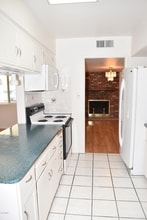 12231 N Cherry Hills Dr W in Sun City, AZ - Foto de edificio - Building Photo